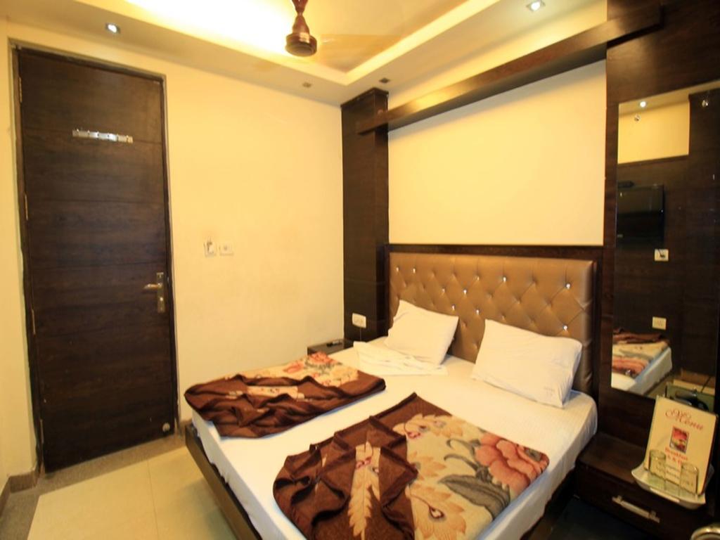 Adb Rooms Hotel Chander Palace New Delhi Bagian luar foto