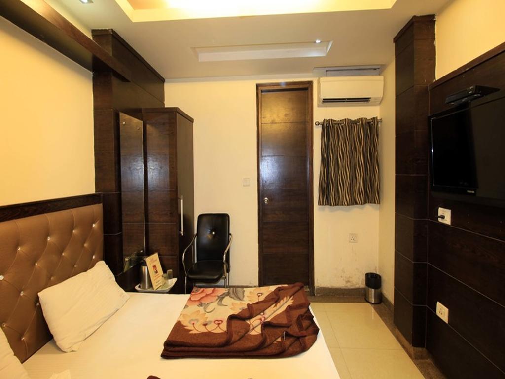 Adb Rooms Hotel Chander Palace New Delhi Bagian luar foto